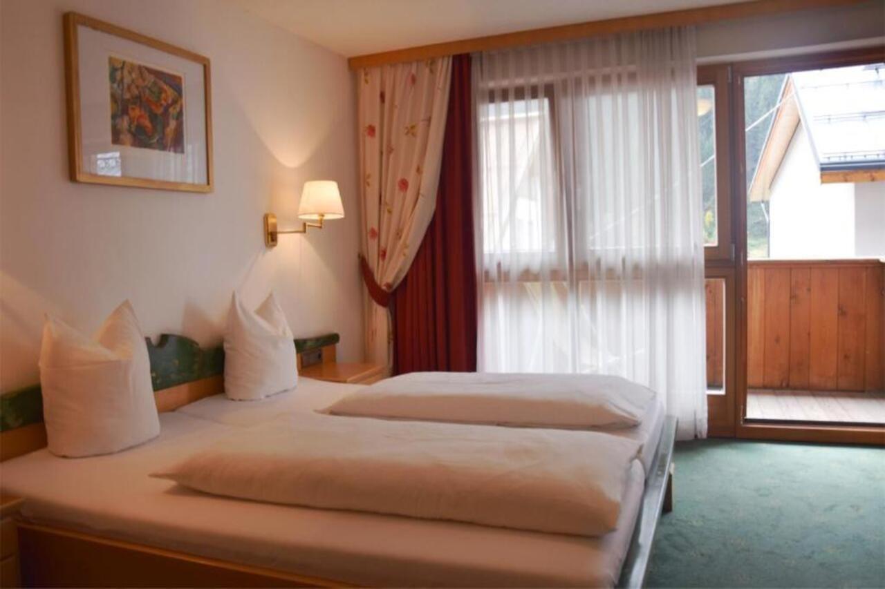 Berghotel Basur - Das Schihotel Am Arlberg フリルシュ エクステリア 写真
