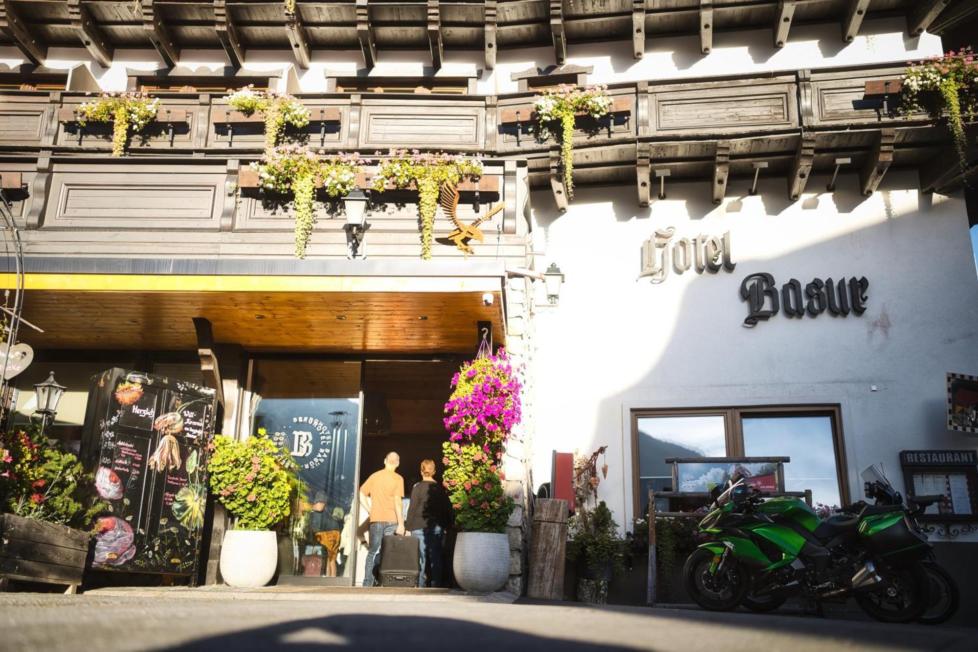 Berghotel Basur - Das Schihotel Am Arlberg フリルシュ エクステリア 写真